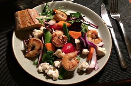 Salat med tigerrejer
