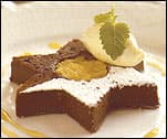 Chokolade-mocca kage med citroncreme og ananaspuré